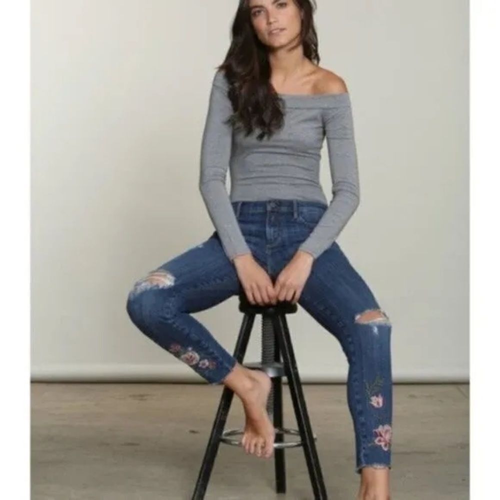 ✨Driftwood Rosalee Floral Distressed Jackie Jeans✨